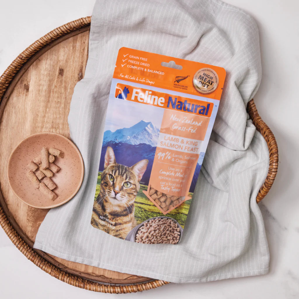 Feline Natural Lamb & King Salmon Feast Freeze Dried Raw Cat Food 320g